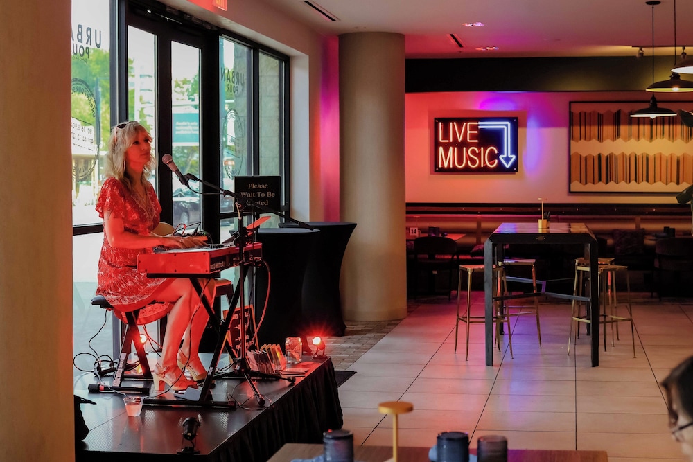 Hotel Indigo Austin Downtown University by IHG - photo 37