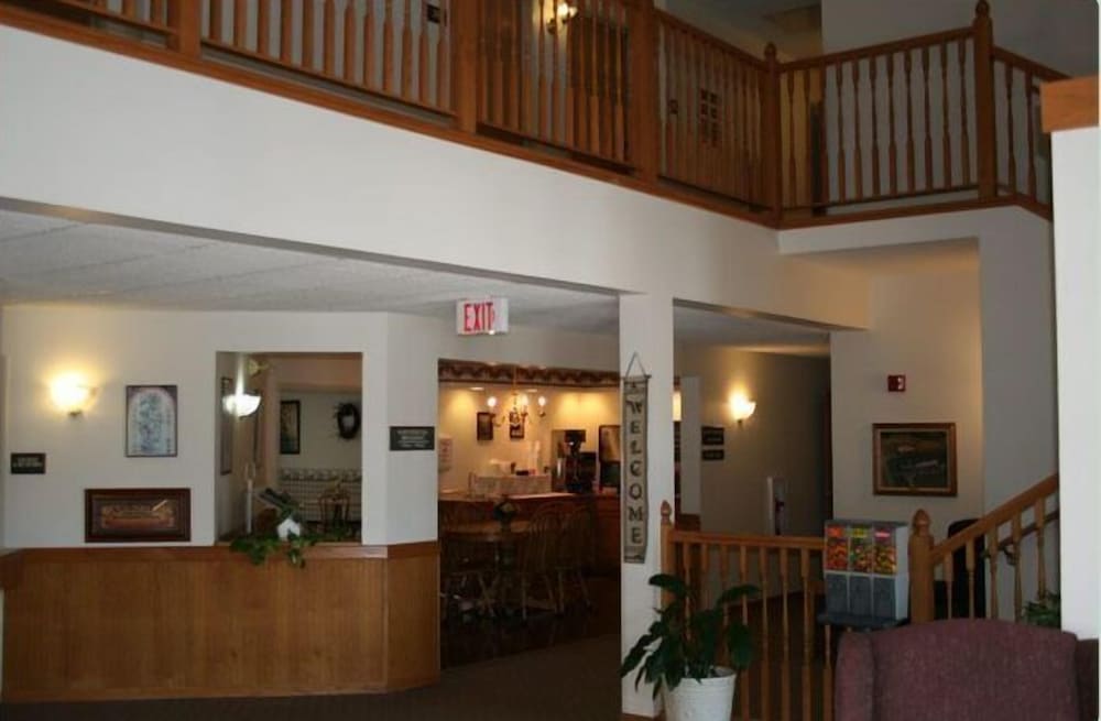 River Valley Inn & Suites - photo 4
