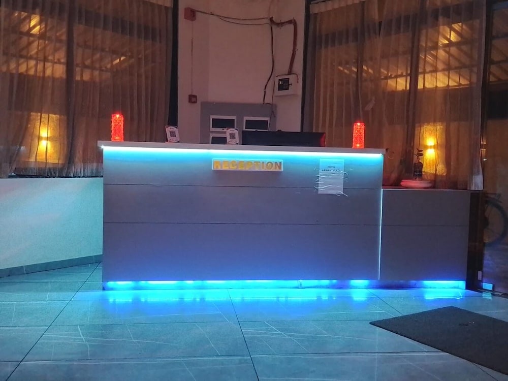 Hotel Arihant Plaza — Navsari