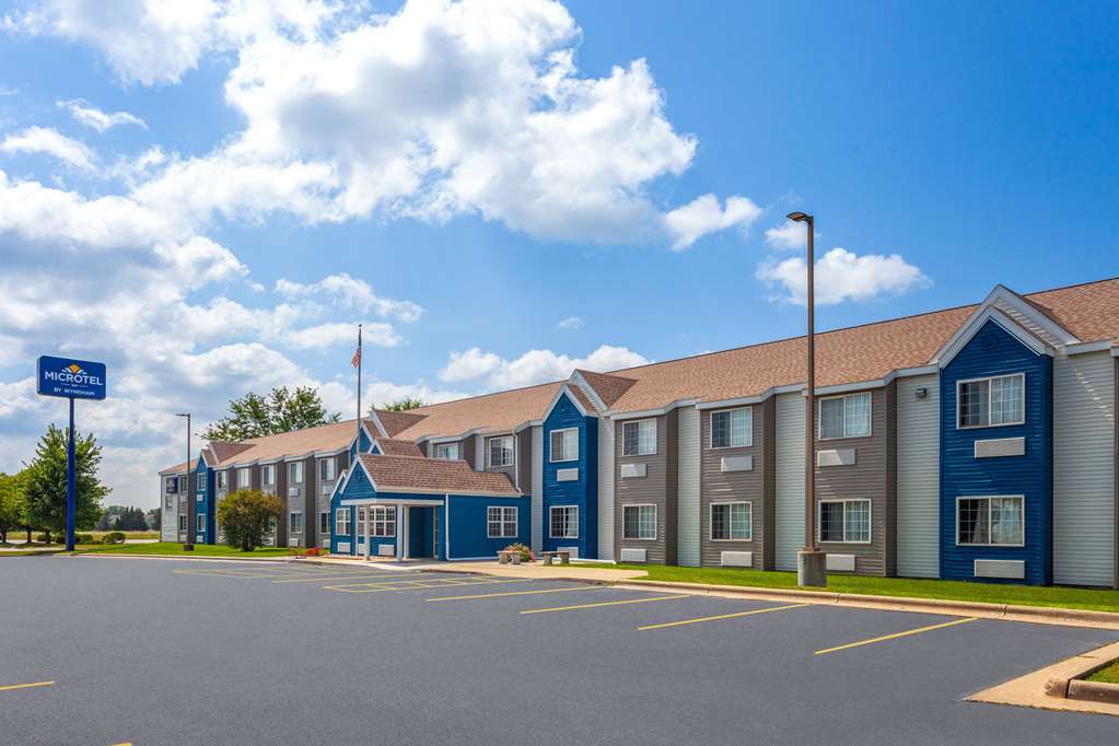 Microtel Inn by Wyndham Janesville - photo 2