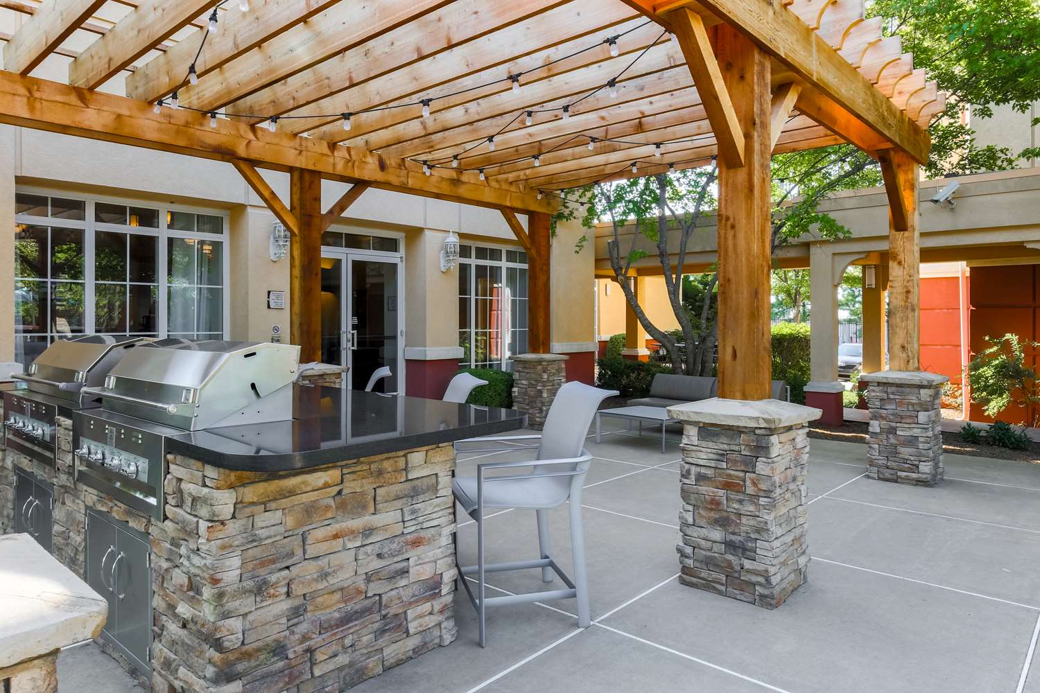 Homewood Suites by Hilton Southwind Hacks Cross - photo 14