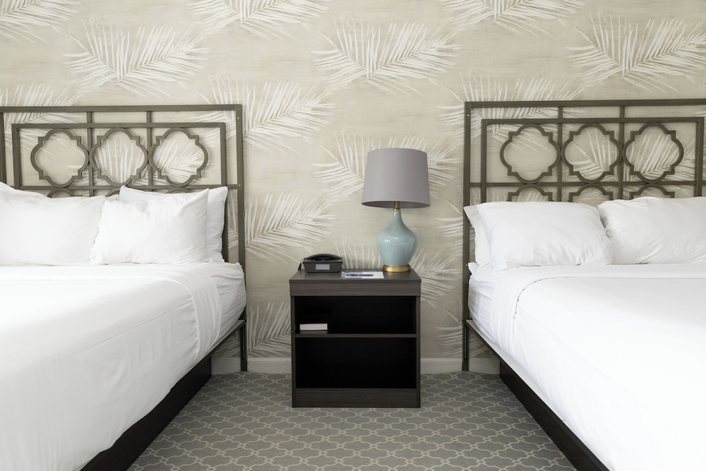 The Geneva Inn - photo 11