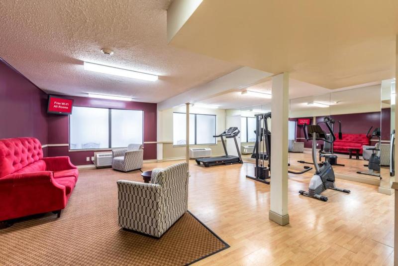 Days Inn by Wyndham Muskegon - photo 101