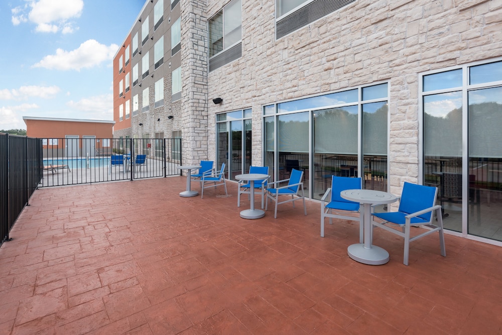 Holiday Inn Express & Suites Sugar Land SE Missouri City by IHG - photo 13