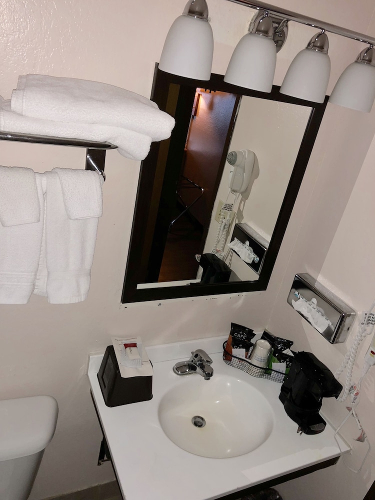 Super 8 by Wyndham North Platte - photo 41