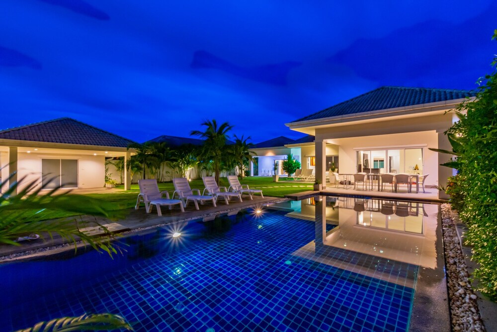 Hua Hin Pool Villa with 4 Bedrooms L50 — 4-Star Luxury Hotel in Hua Hin, Thailand