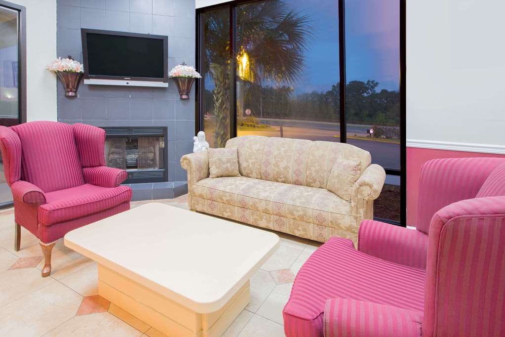 Howard Johnson by Wyndham Dothan - photo 3