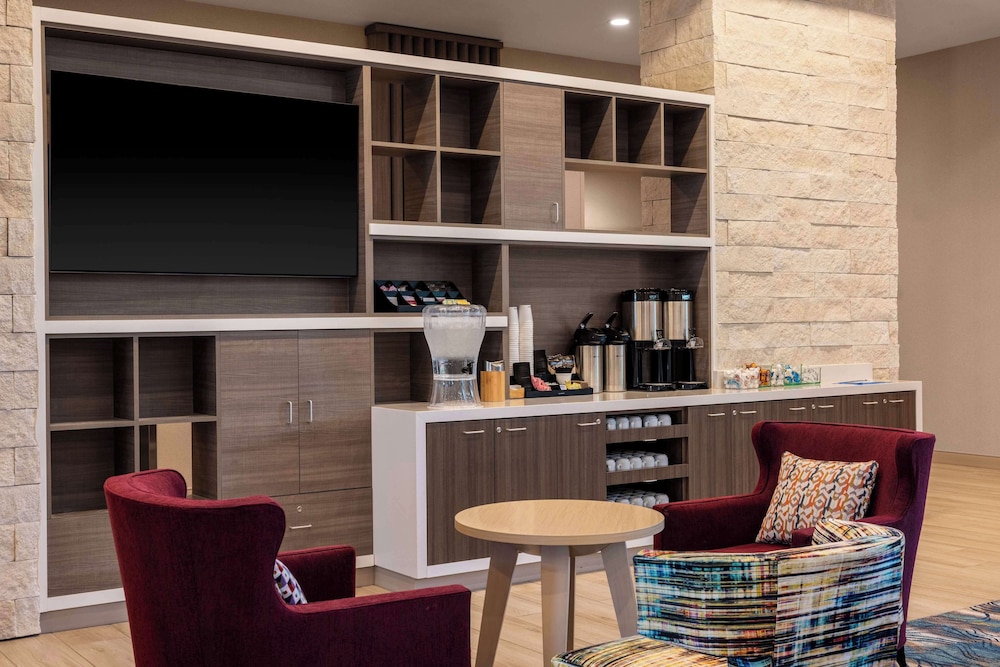 Home2 Suites by Hilton at the Dunes on Monterey Bay - photo 12