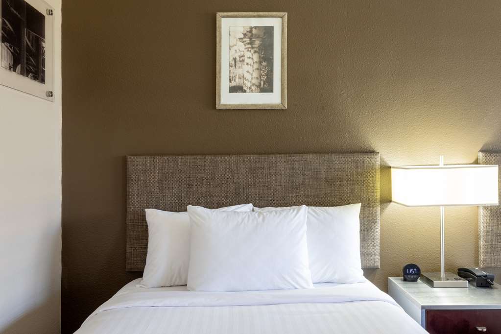 Baymont by Wyndham Waunakee - photo 8