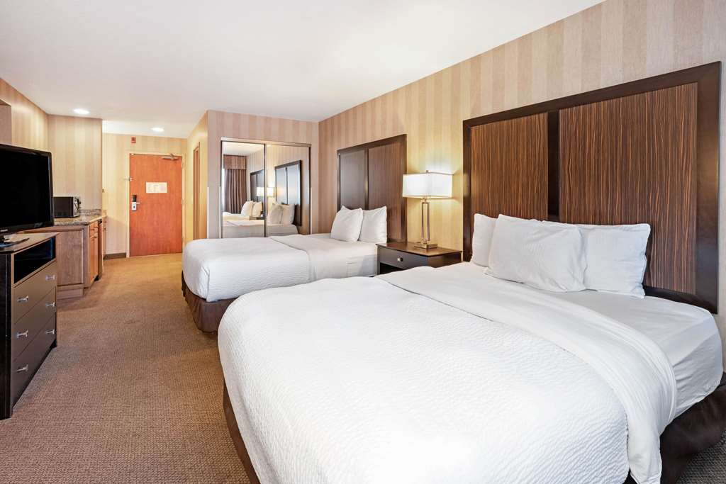 La Quinta Inn & Suites by Wyndham Boise Towne Square - photo 35