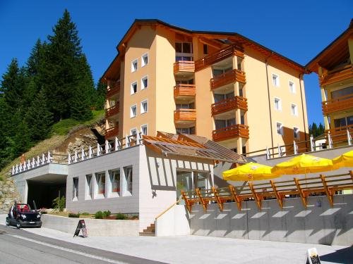 Hotel Aparthotel San Bernardino — hotel in Mesocco