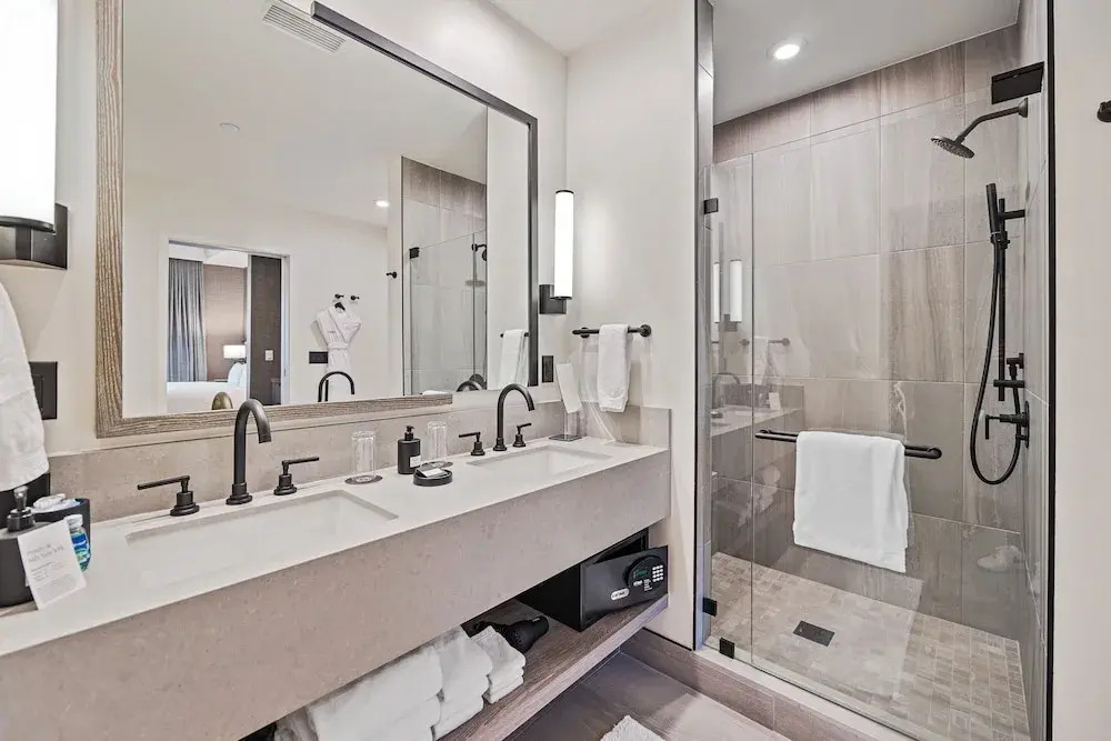 Ski in out exclusive 3BR high end luxury at Park City Mountain restaurants spa bar rooftop pool - photo 43