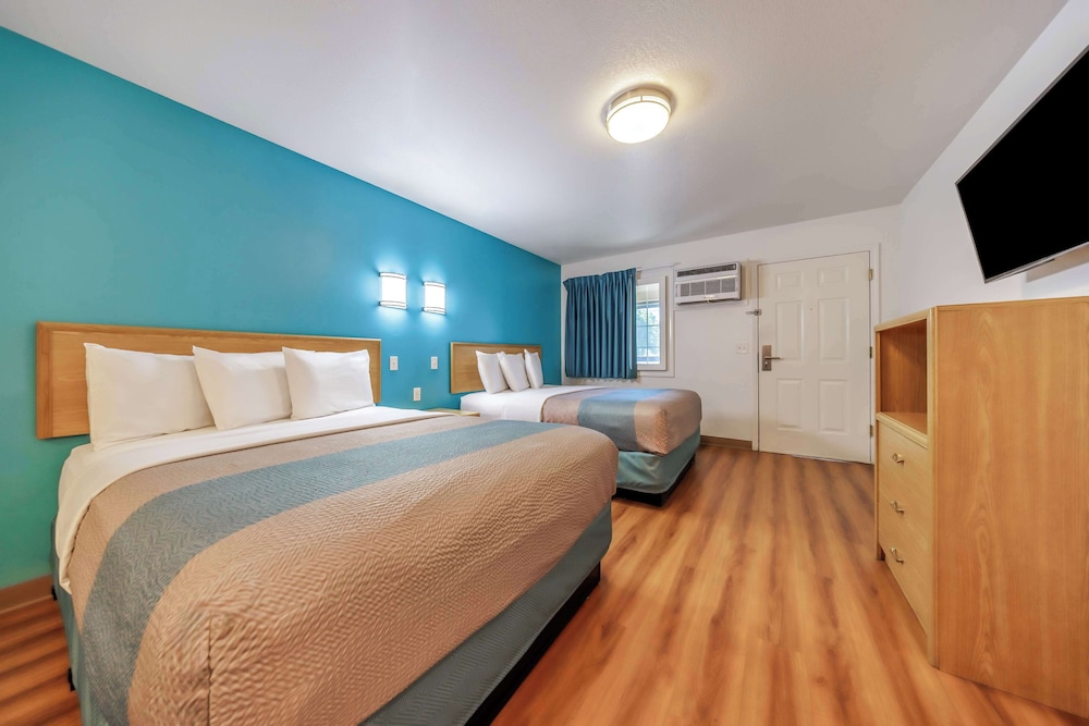Motel 6 Canby OR - photo 7