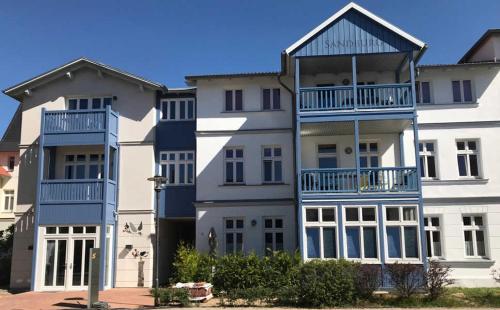 Ferienwohnung Strandkorb im Ostsee Domizil Sandburg — 4-Star Luxury Hotel in Ostseebad Kuehlungsborn, Germany