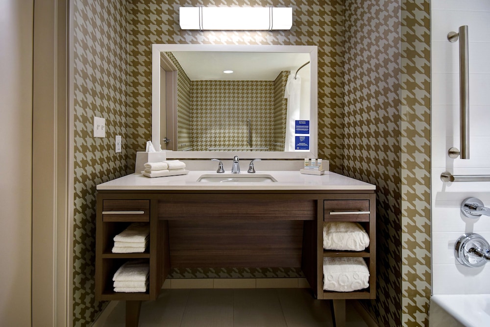 Home2 Suites by Hilton Wichita Downtown Delano - photo 27