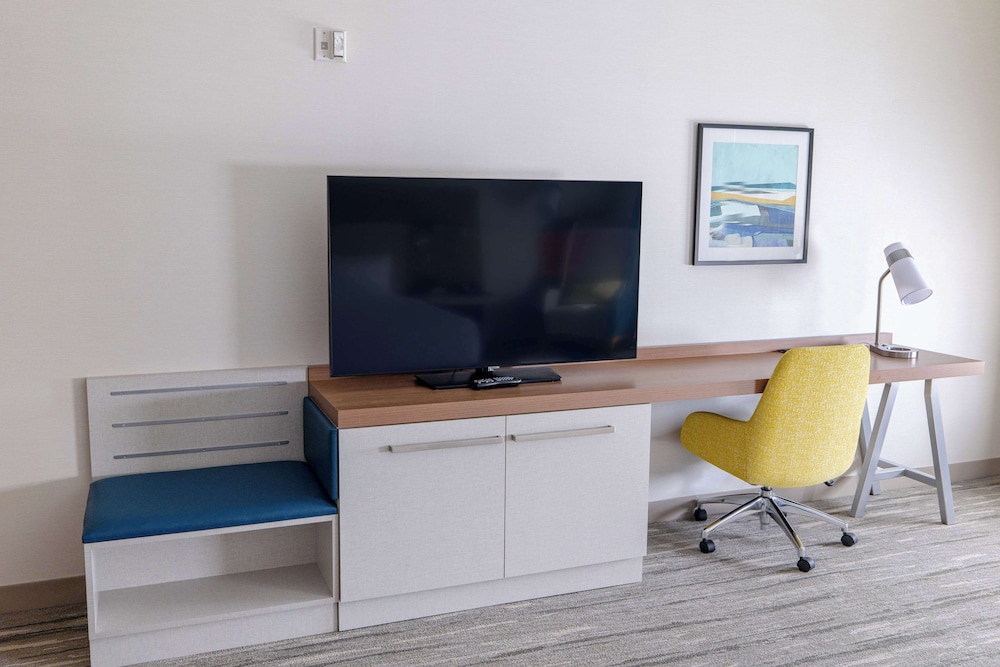 Hilton Garden Inn Lakewood - photo 29