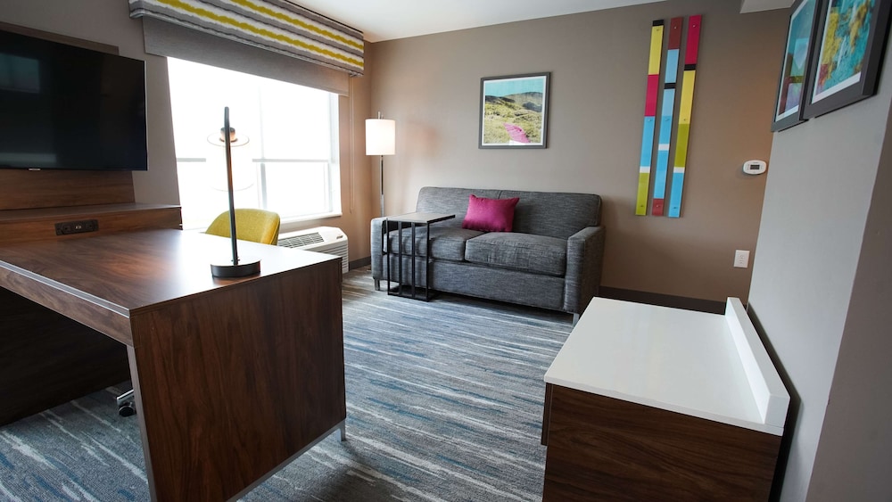 Hampton Inn & Suites St. Clairsville - photo 10