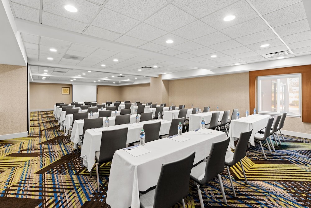 Holiday Inn Express & Suites Sumner Puyallup Area - photo 27