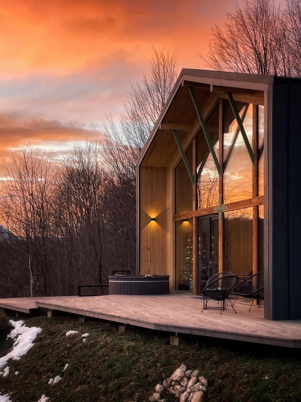 Râșnov Villa Hot Tub & Views Geist Home — 4-Star Luxury Hotel in Rasnov, Romania
