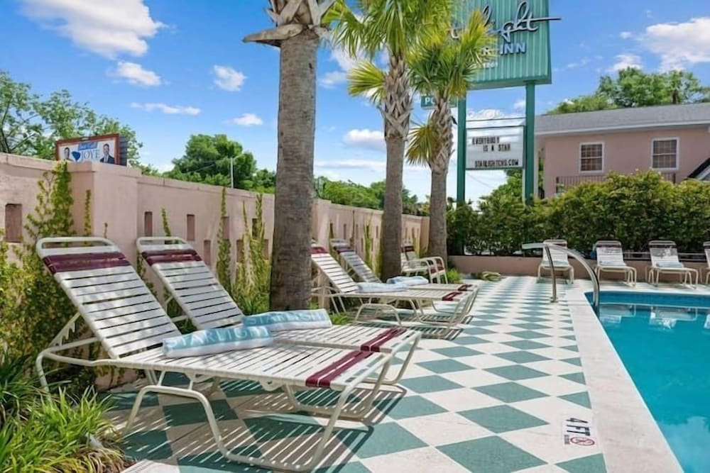 Starlight Motor Inn - photo 38