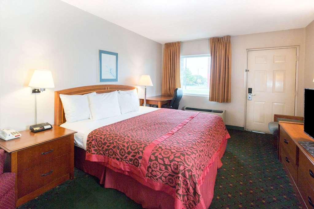 Days Inn by Wyndham Richmond - photo 12