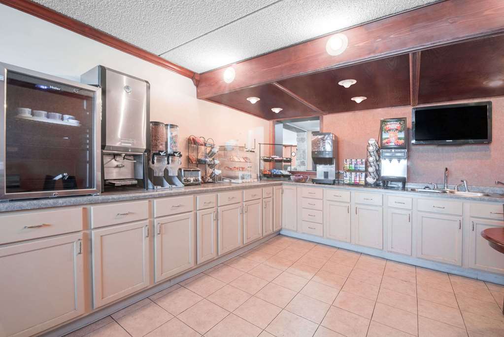 Knights Inn Grand Forks - photo 16