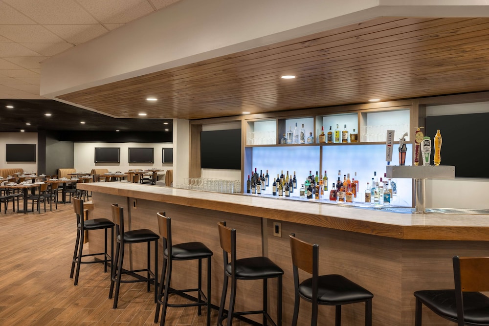 DoubleTree by Hilton Fort Worth South Hotel & Conference Center - photo 35