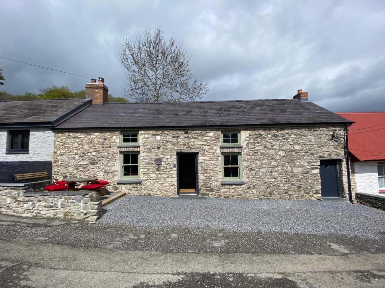 No 2 Dolheulog Aberaeron — Aberaeron