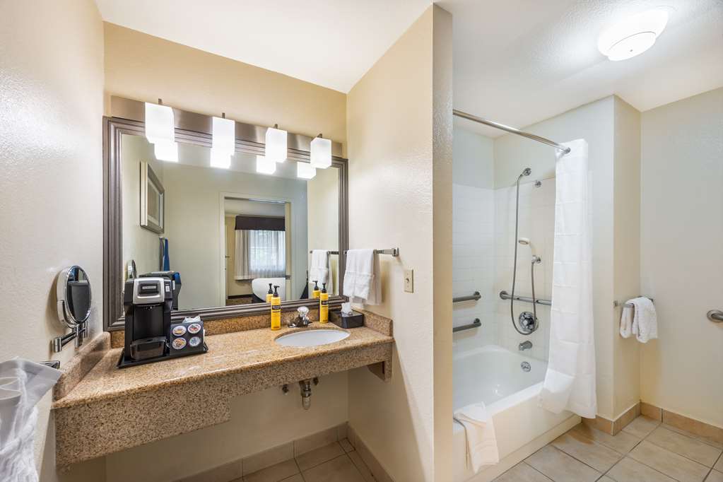Best Western Plus Orchid Hotel & Suites - photo 23