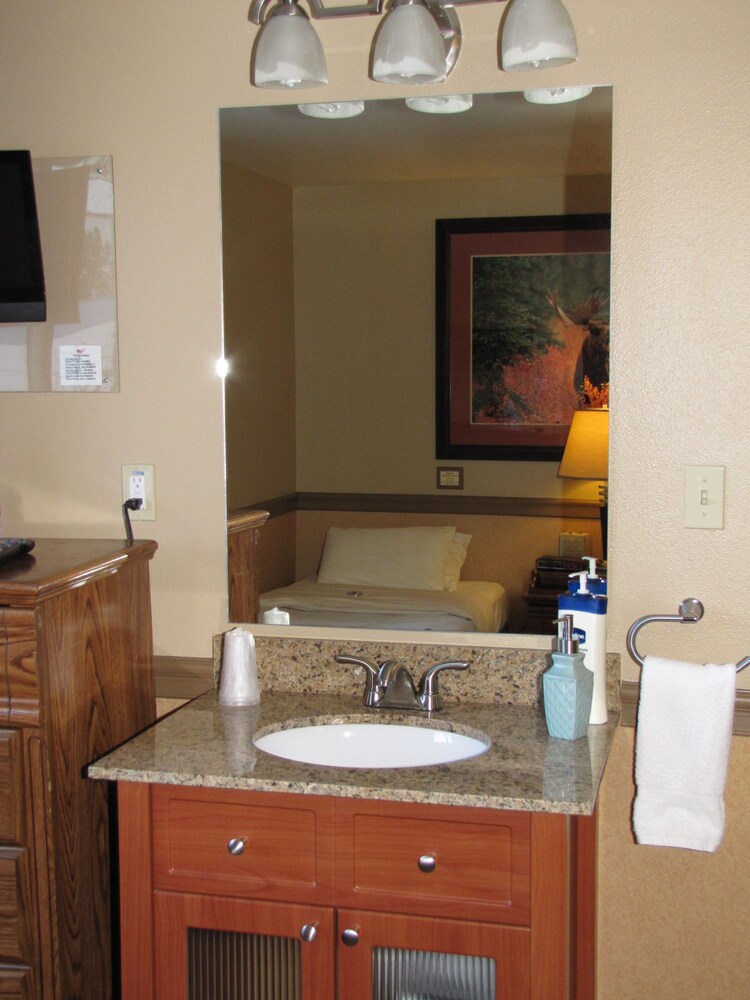 Copper Whale Inn - photo 19