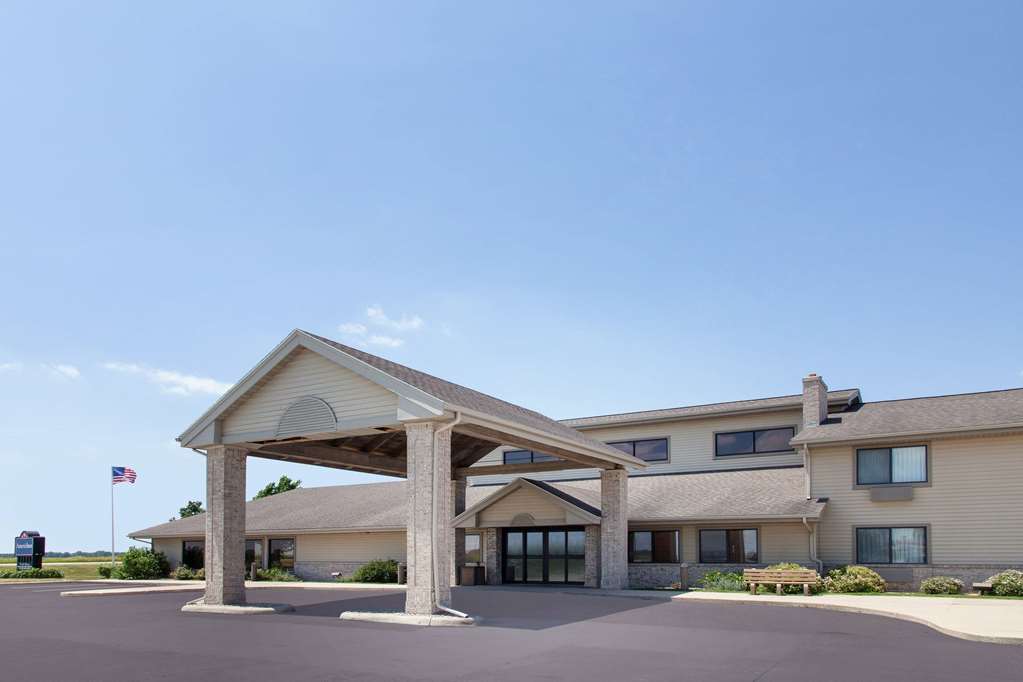 AmericInn by Wyndham Webster City - photo 4