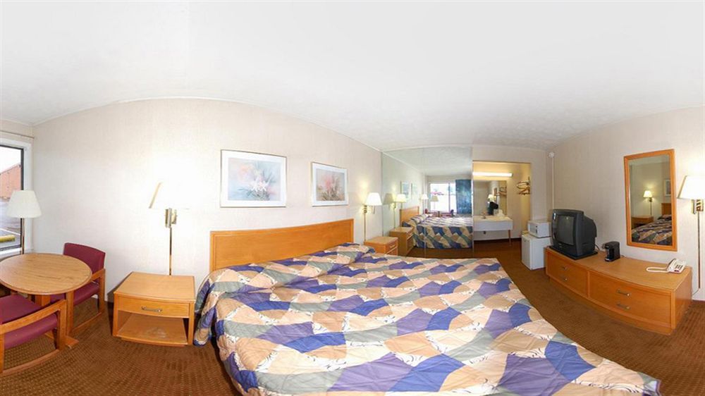 Rodeway Inn Civic Center - photo 13