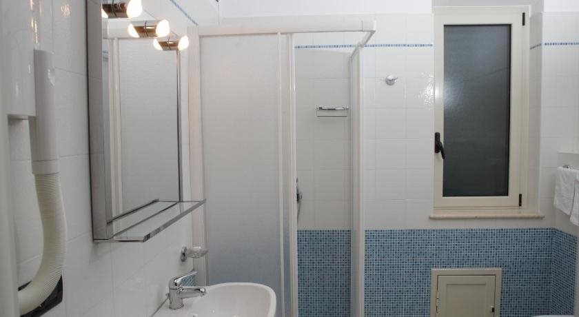 Pino Hotel — Gizzeria — photo 5