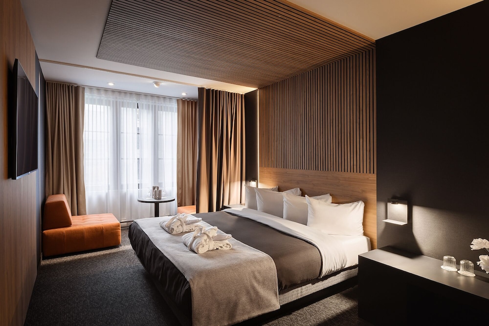 SonoLux - carbon neutral hotel in Montreal