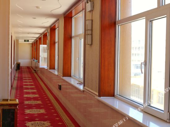 Qilian Jinghao Holiday Inn in Qilian, People's Republic of China