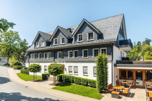 Doppelzimmer Mit Terrasse - carbon neutral hotel in Schmallenberg