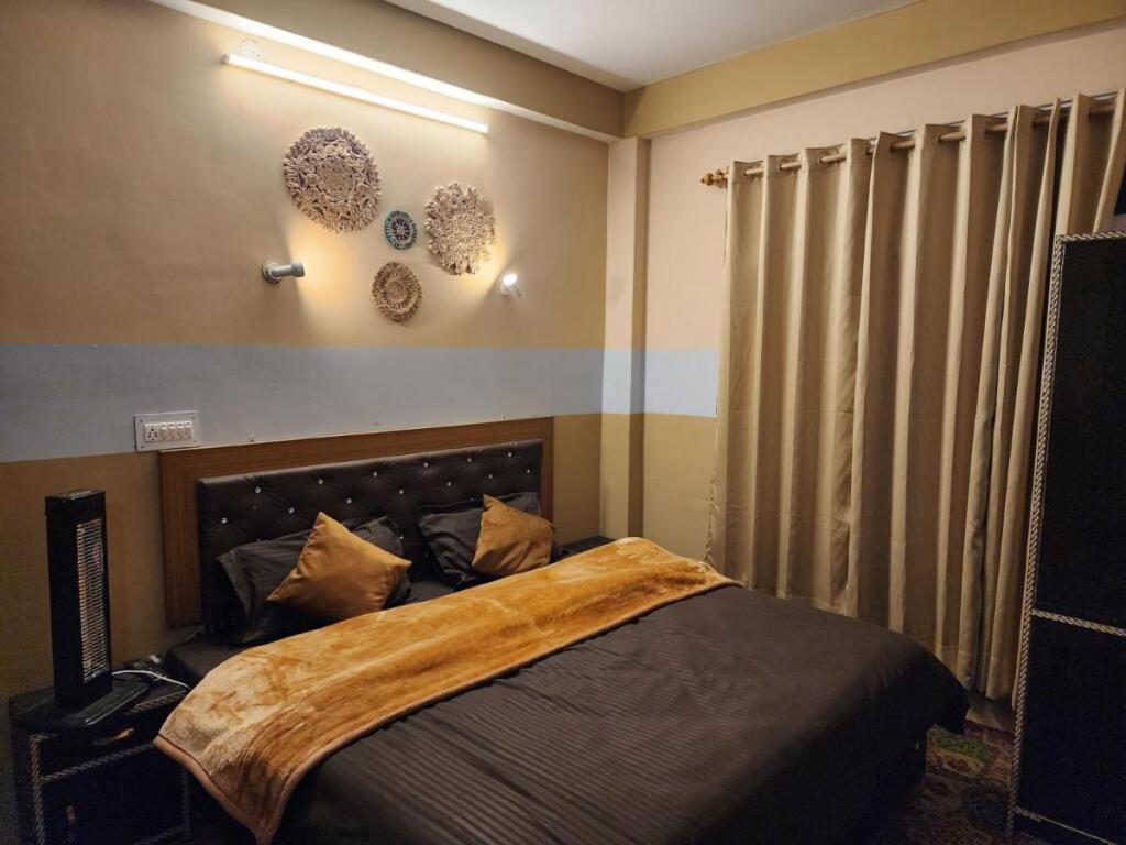 Woodzo Kasol in Kulu, India