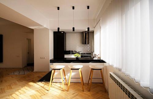 Super Cozy Stylish Apartment For 4 In Tbilisi