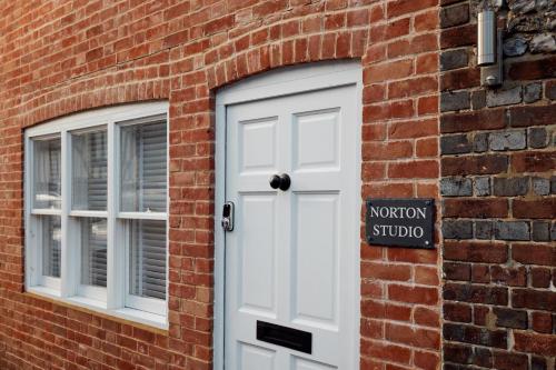 Norton Studio - carbon neutral hotel in Arundel
