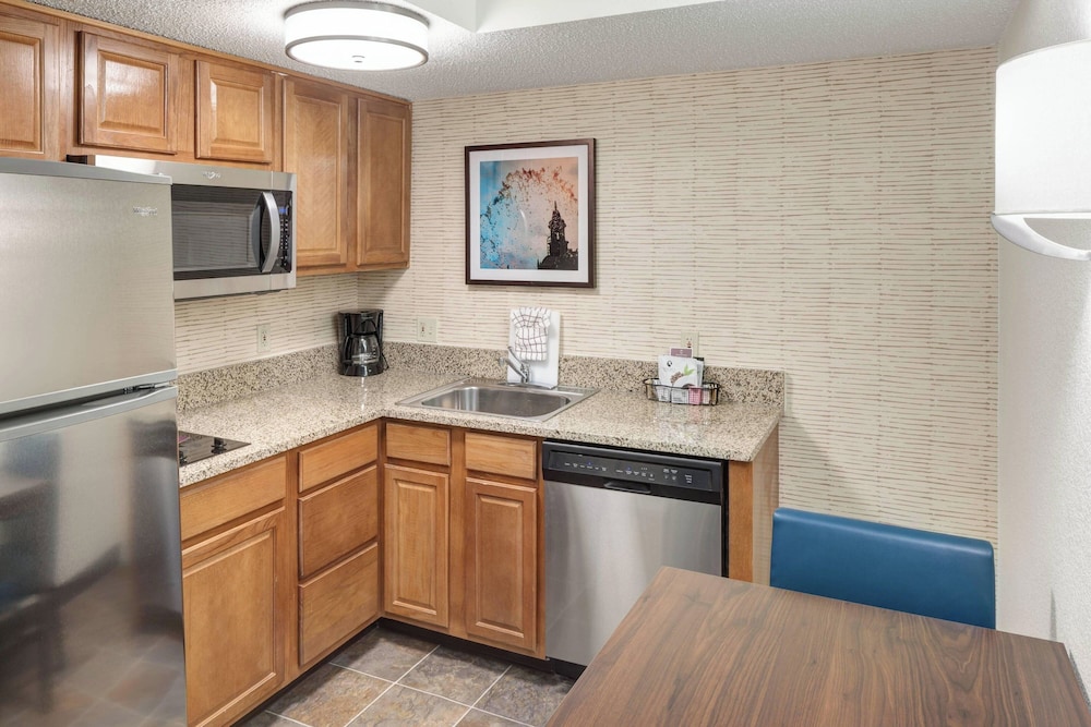 Residence Inn by Marriott Kansas City Country Club Plaza - photo 14