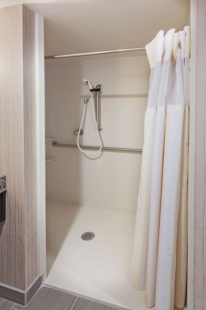 Hilton Garden Inn West Little Rock - photo 21