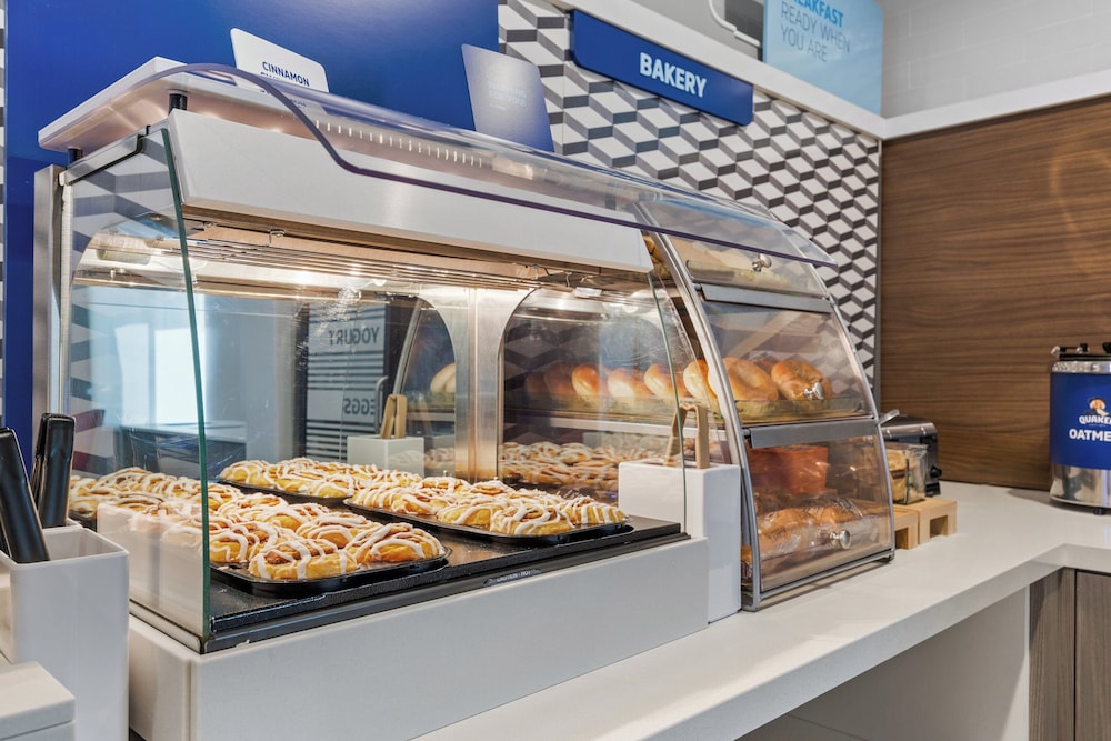 Holiday Inn Express Sunnyvale Silicon Valley by IHG - photo 54