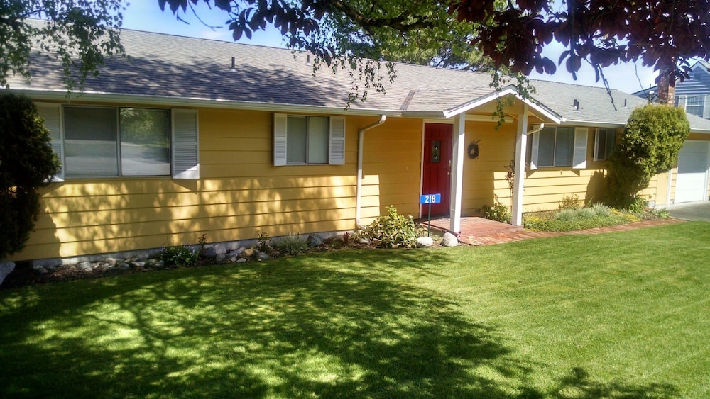 6th Street Langley Vacation House 9200985 — Langley
