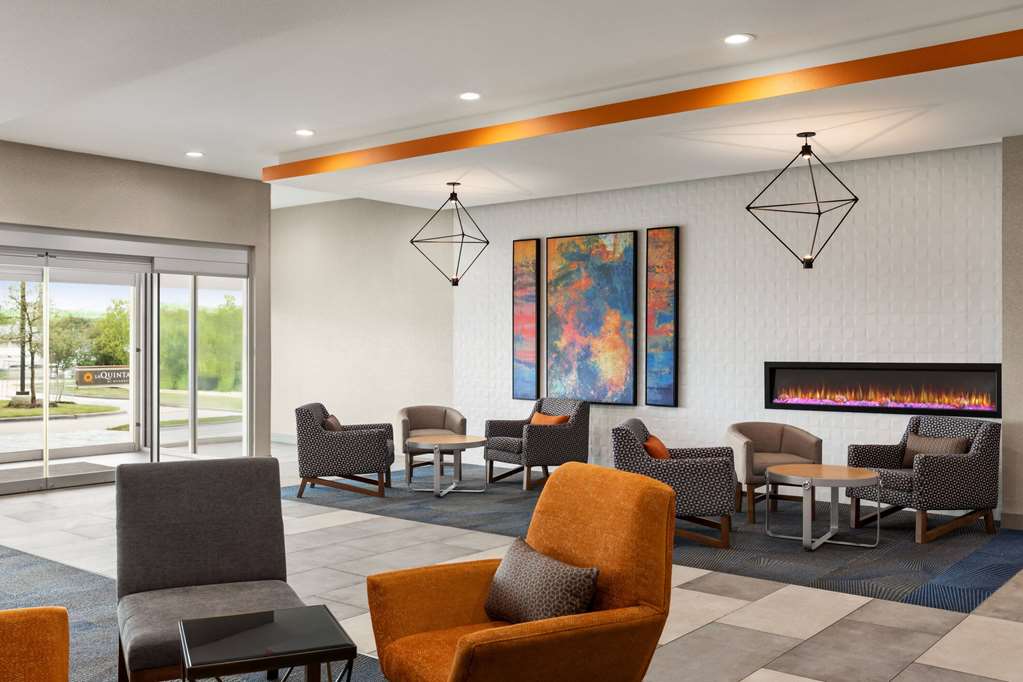 La Quinta Inn & Suites by Wyndham Austin South - photo 6