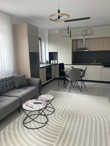 Apartament A&Maya — 4-Star Luxury Hotel in Ramnicu Valcea, Romania