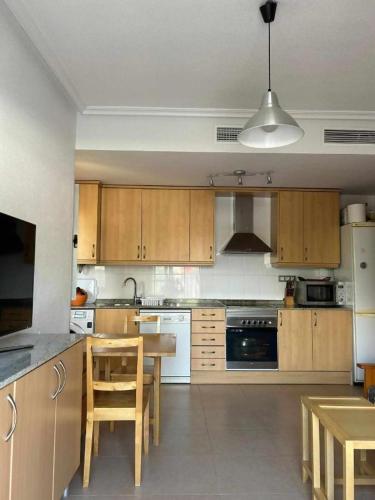 Apartamento Terraza Bora Bora — 4-Star Luxury Hotel in El Campello, Spain