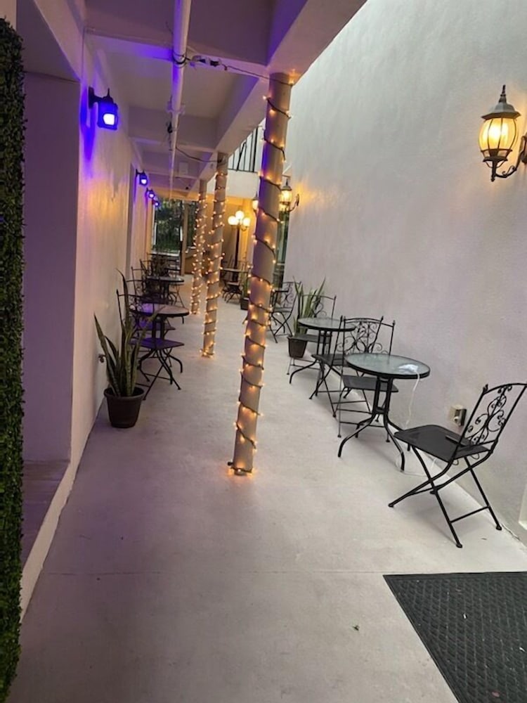Dunns Josephine Hotel - photo 21