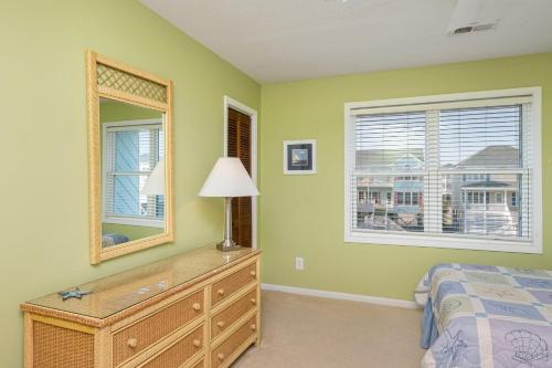Front Row by Oak Island Accommodations - photo 5