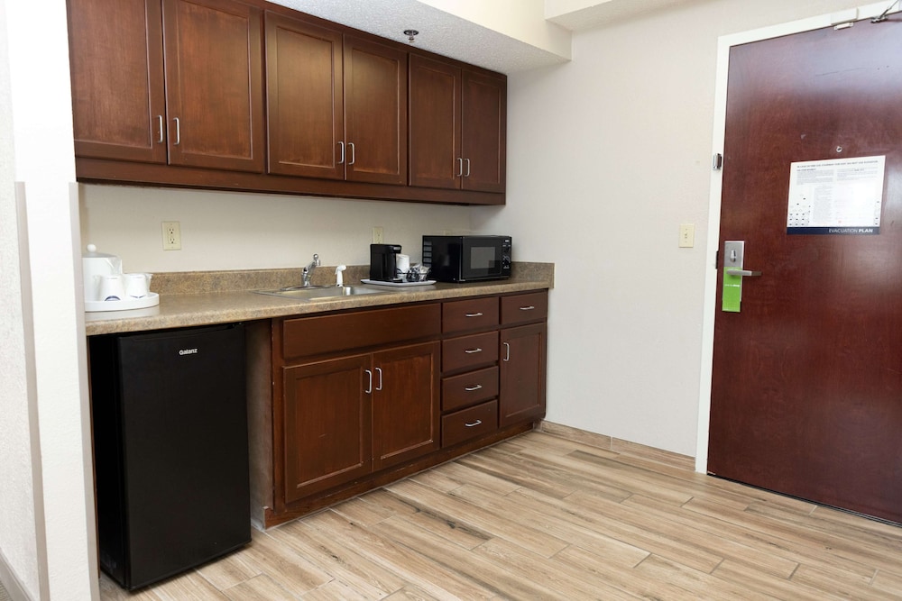 Hampton Inn Hammond - photo 20