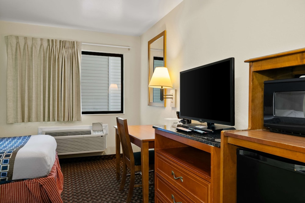 Americas Best Value Inn Lincoln Airport - photo 21